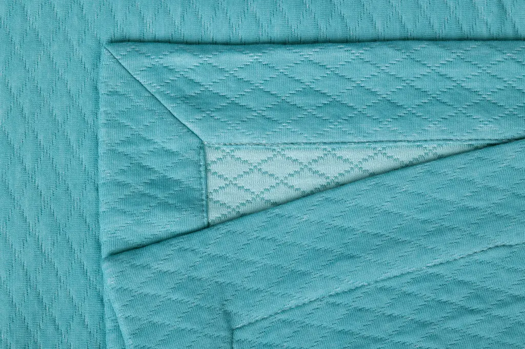 Bella-Donna-Sommerdecke_Detail_Farbe-0302_Arktis (1).webp